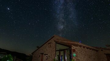 Alojamiento Starlight Masía El Cabrero, descanso bajo las estrellas en Teruel