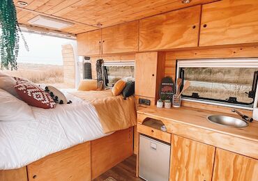 The Feather Van, alquiler de campers con sello Starlight