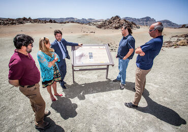 La Fundación Starlight colabora en la implantación de 7 mesas interpretativas astro-volcánicas en El Teide