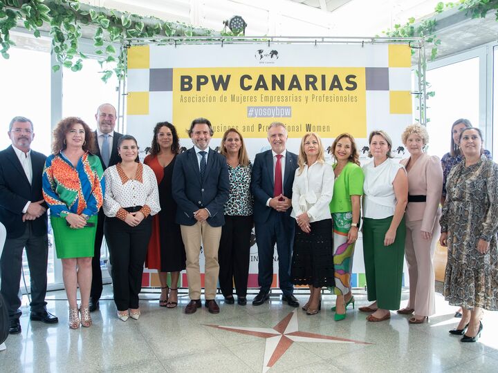 Mujeres de Canarias lideran un movimiento para proteger el Cielo Nocturno con la creación del nuevo ODS18