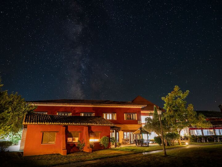 Hotel El Mirlo Blanco, nuevo Alojamiento Starlight en Gredos