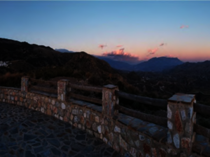 El Mirador de Los Llanillos en Juviles se acredita como Parque Estelar Starlight