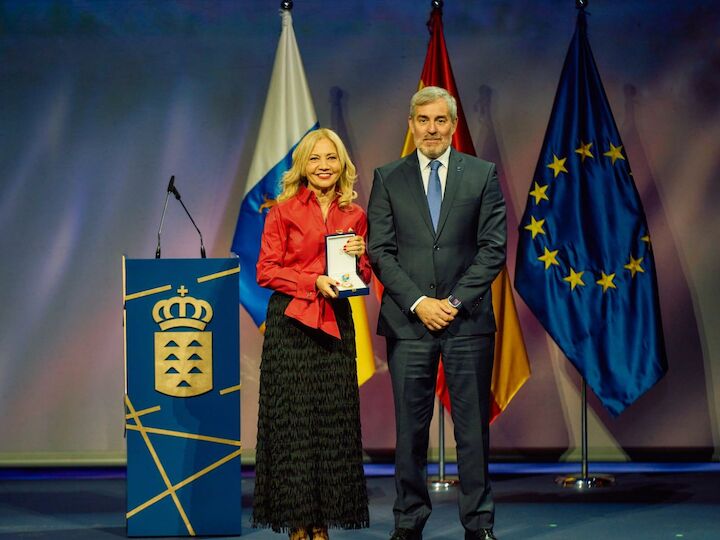 Antonia Varela recoge la Medalla de Oro de Canarias 2024