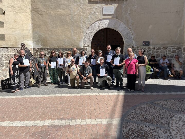 Nerpio amplía la constelación de profesionales del astroturismo de Albacete con 12 nuevos Monitores Astronómicos Starlight