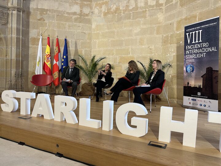 mesa redonda trío de eclipses encuentro starlight soria 