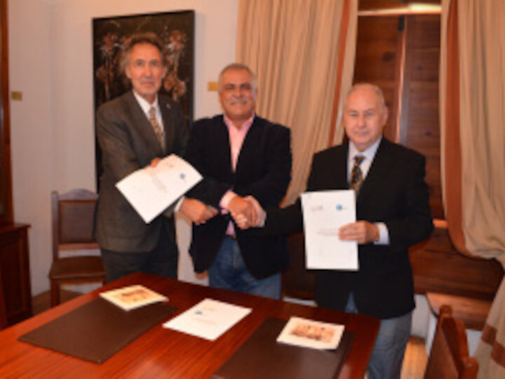La Fundación Starlight firma un convenio de colaboración con la Red Mundial de Ciudades Magallánicas